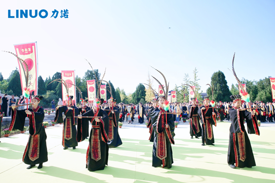 力諾集團舉行(xíng)祭孔大(dà)典、祭拜樂(yuè)鏡宇儀式 多(duō)個(gè)智能(néng)制(zhì)造項目開(kāi)工(gōng)