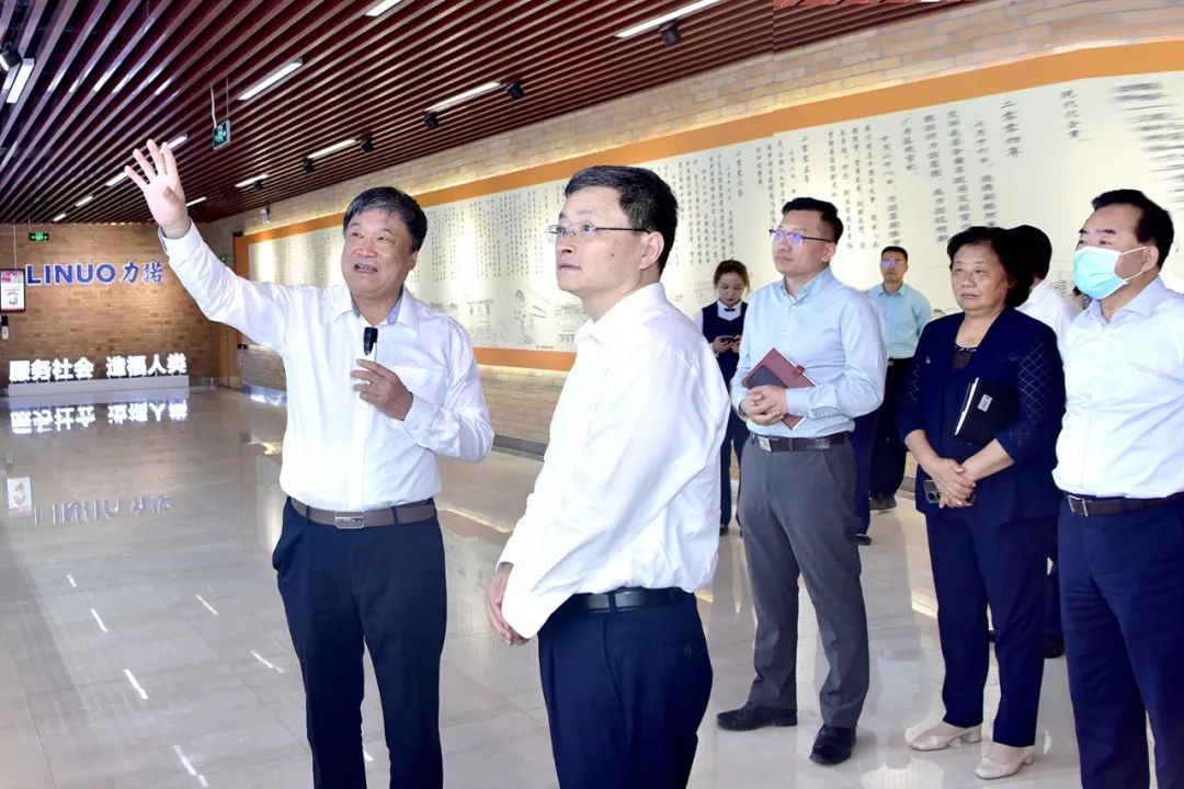 濟南(nán)市(shì)市(shì)長(cháng)于海(hǎi)田一(yī)行(xíng)調研力諾集團