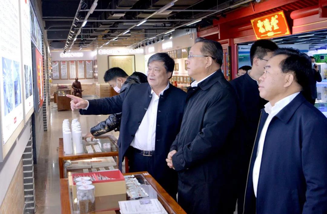 Sun Shutao, Bürgermeister der Stadt Jinan, besuchte die Linuo-Gruppe zu Forschungszwecken